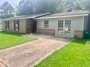 104 Olympic Cir, Ocean Springs, MS 39564