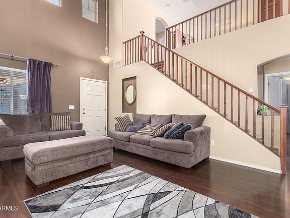 5th image of 44226 W LINDGREN Drive