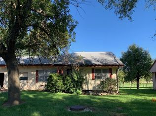 405 Whisper Ln, Belton, MO 64012