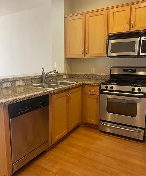 450 J St #7111 — Photo 4