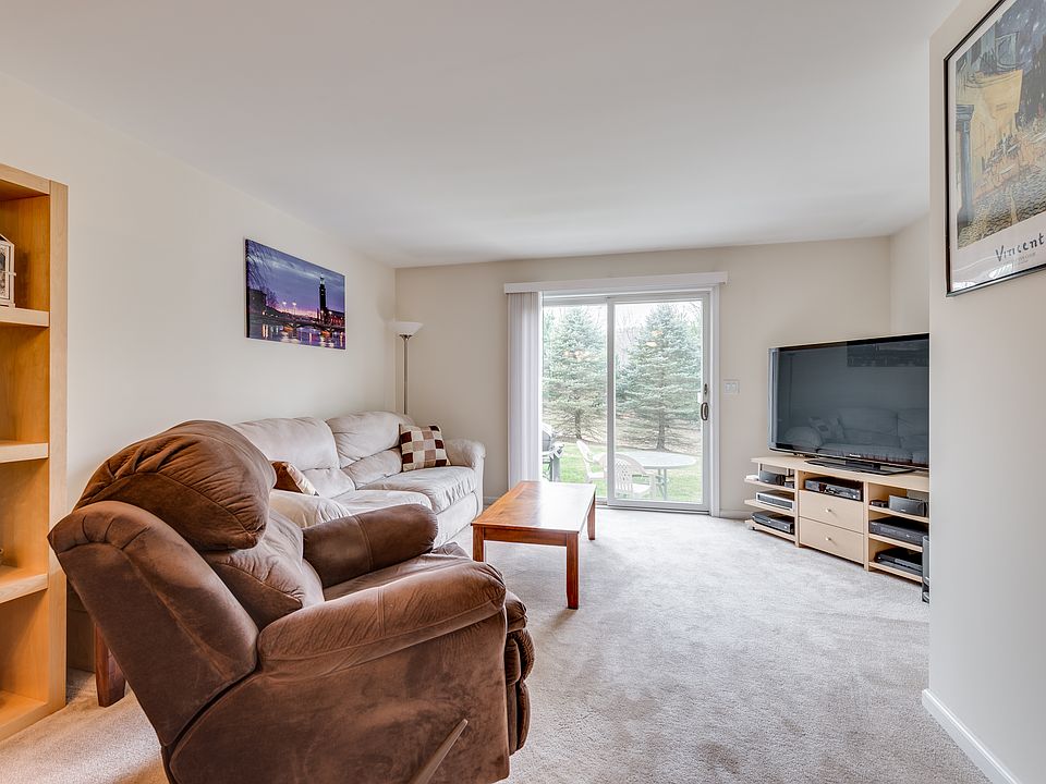 1st image of 104 Alexandra Ct