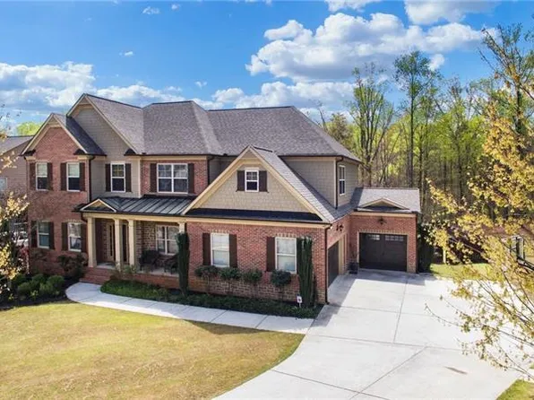 5451 Oak Crest Ln, Buford, GA 30518