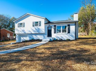 731 7th Avenue Ct SE, Hickory, NC 28602