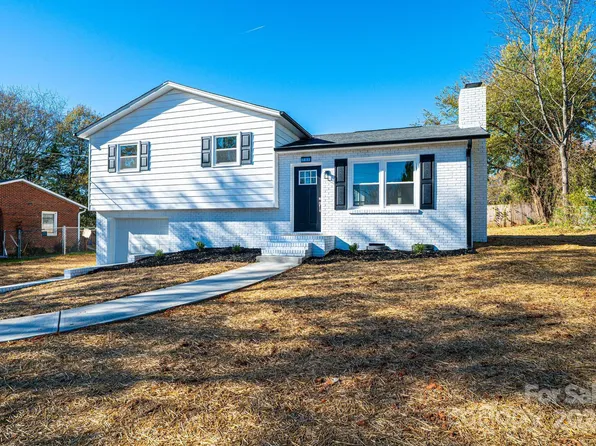 731 7th Avenue Ct SE, Hickory, NC 28602