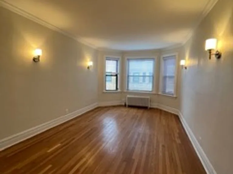 605 Hinman — Photo 22