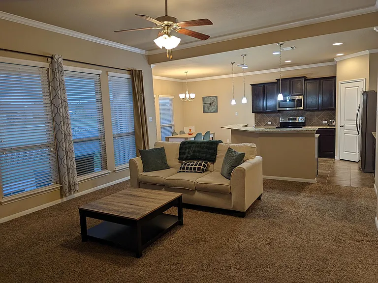 5715 Drury Ln — Photo 5