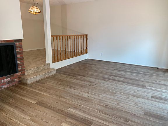 3rd image of 2578 W 235th St