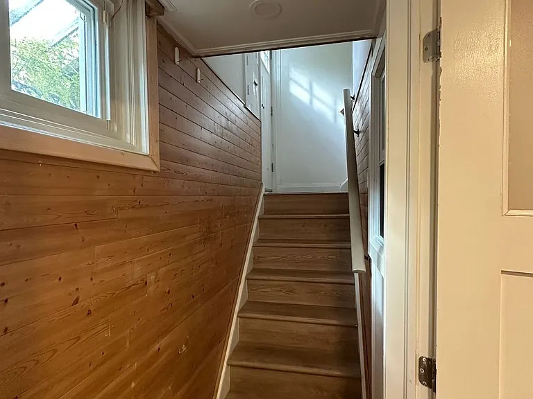 2 Pinemore Cres — Photo 5