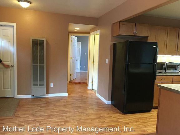 4th image of 20325 Eureka Dr