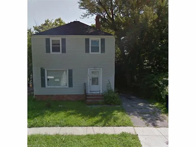 3889 E 143rd St photo 1