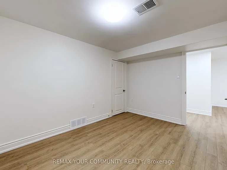 135 Searle Ave — Photo 36