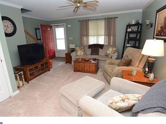 3rd image of 108 Shire Ln