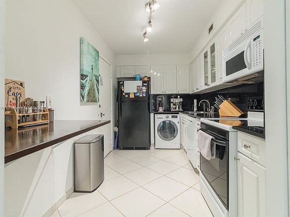 5th image of 6770 Indian Creek Dr APT 15B