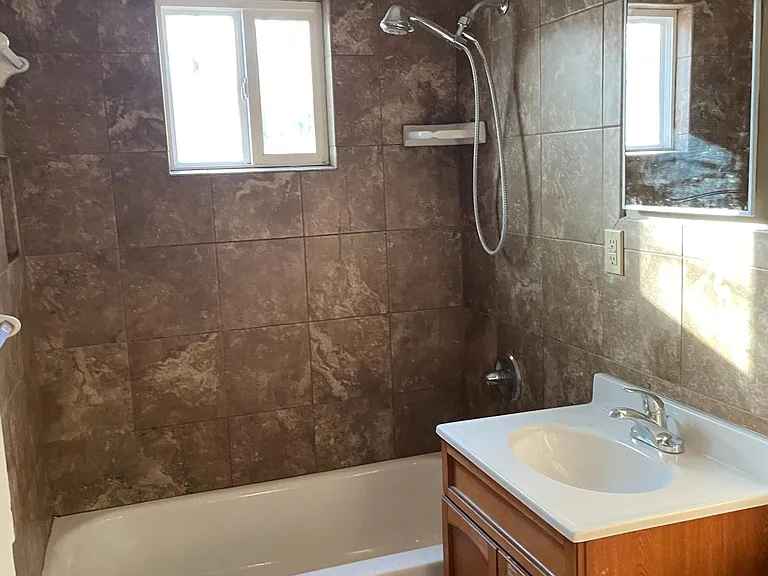 2605 SW Hillcrest Rd — Photo 4