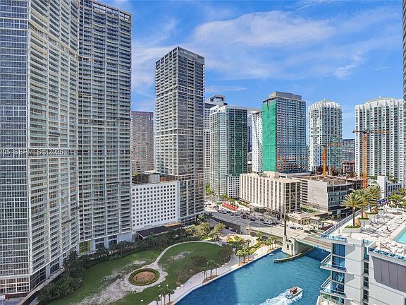 2nd image of 300 Biscayne Boulevard Way Unit 2106W
