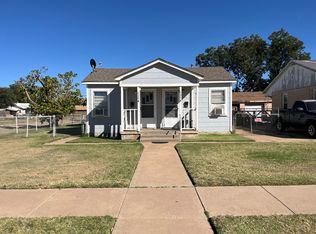 1214-1216 Oakland St, Plainview, TX 79072