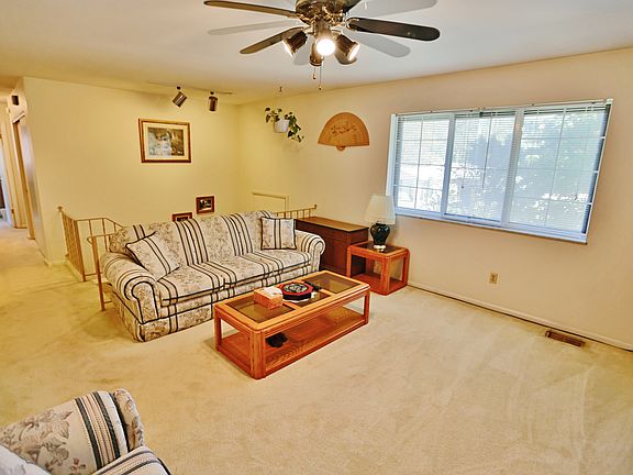 3rd image of 1313 Black Forest Dr