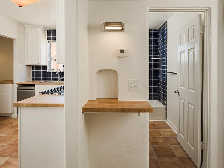 1641 E Coronado Rd — Photo 13