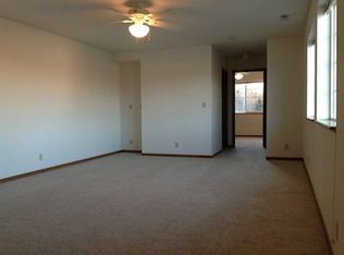 101 16th Ave SW APT 1, Cedar Rapids, IA 52404
