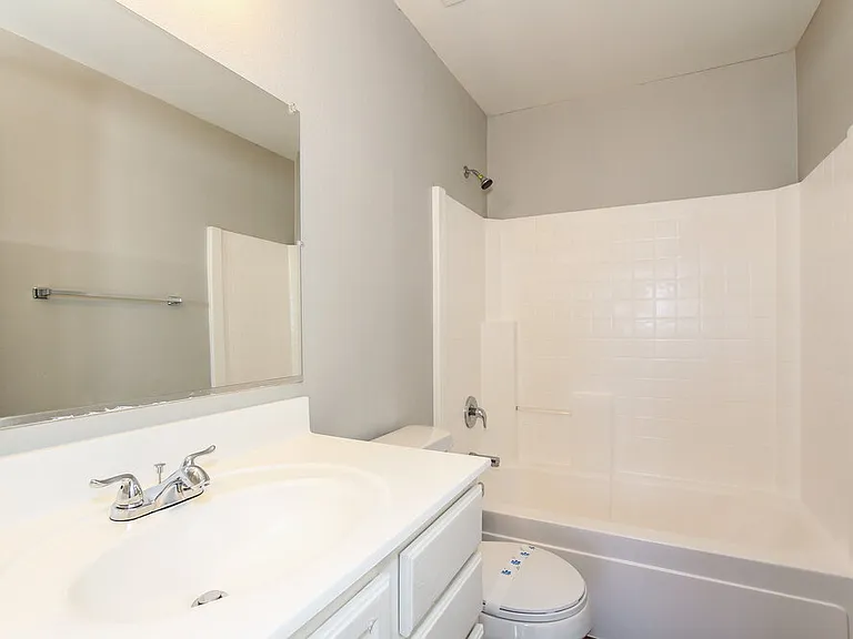 11502 W Corrine Dr — Photo 8