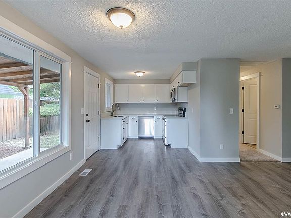 4th image of 4529 Boulder Dr SE