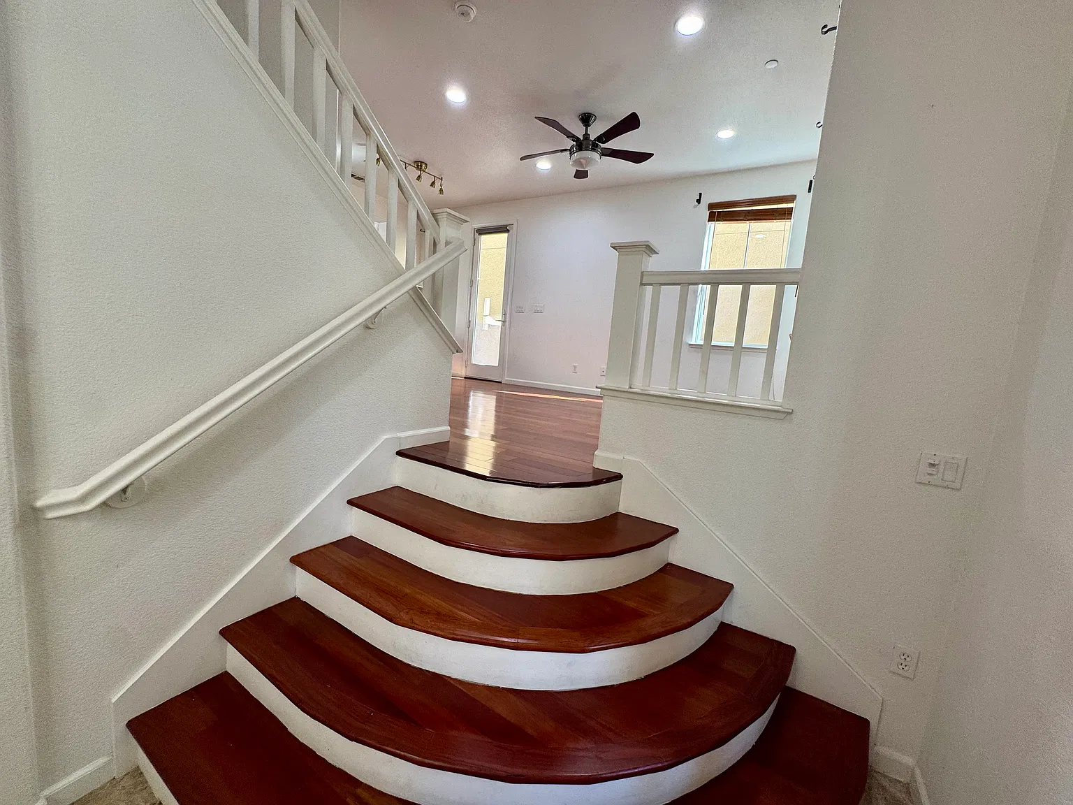 3 bed, 2.5 bath, 1772 sqft, $4,800 — Photo 4
