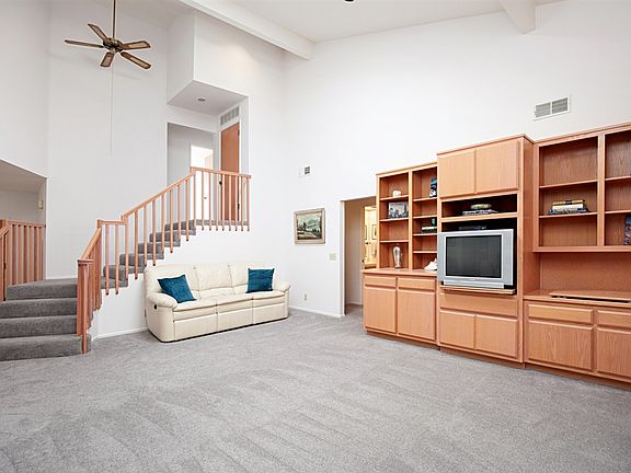 5th image of 10142 Lake Meadow Ln