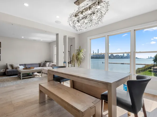 121 The Promenade image 5 of 26