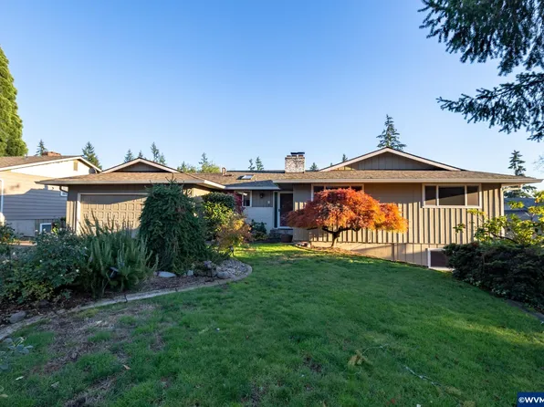 7570 Ridgewood Dr, Gladstone, OR 97027