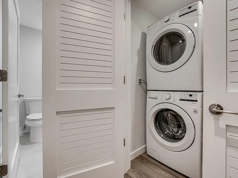 658 Grand St #504 — Photo 14