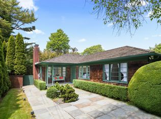 207 Halsey St, Southampton, NY 11968