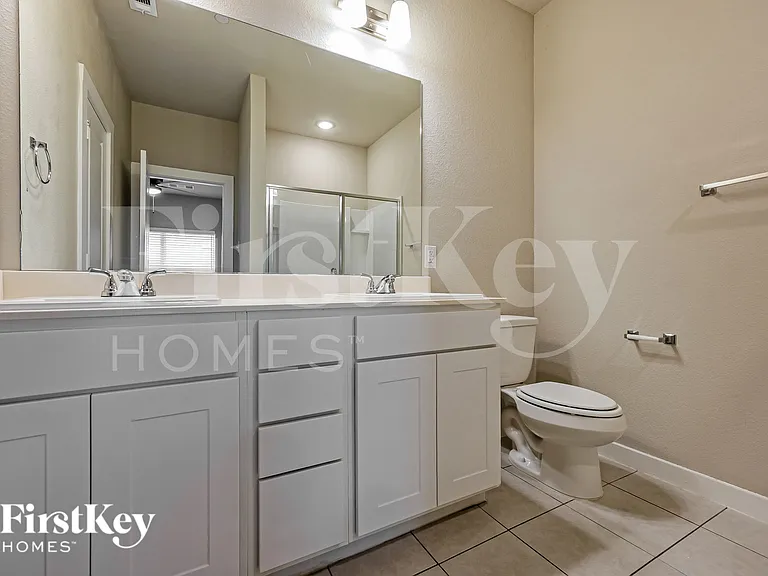 325 Niki Dr — Photo 17