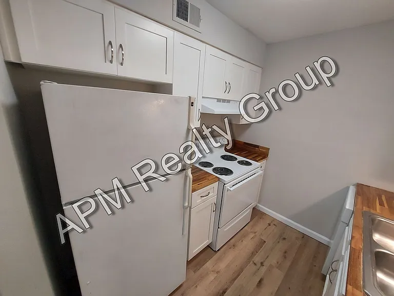 3938 Eureka St #A — Photo 8