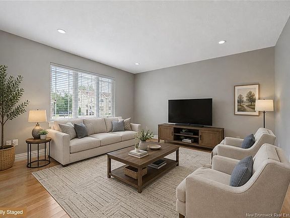 5th image of 38 Caspian Ct