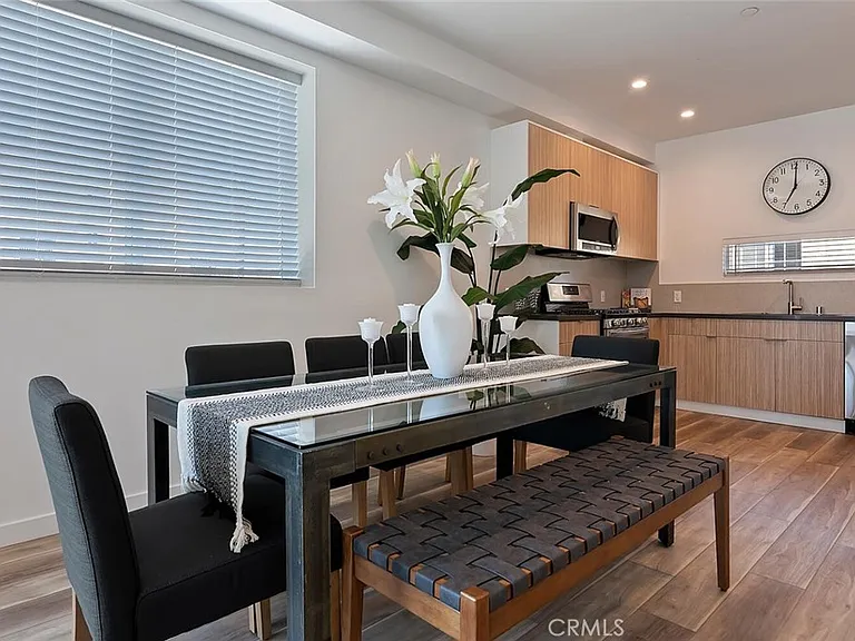 13538 Vanowen St #4 — Photo 12