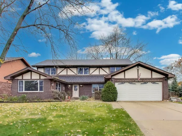 1040 S Linneman Rd, Mount Prospect, IL 60056