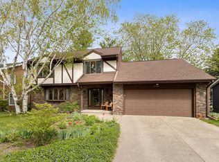 609 Chatham Ter, Madison, WI 53711