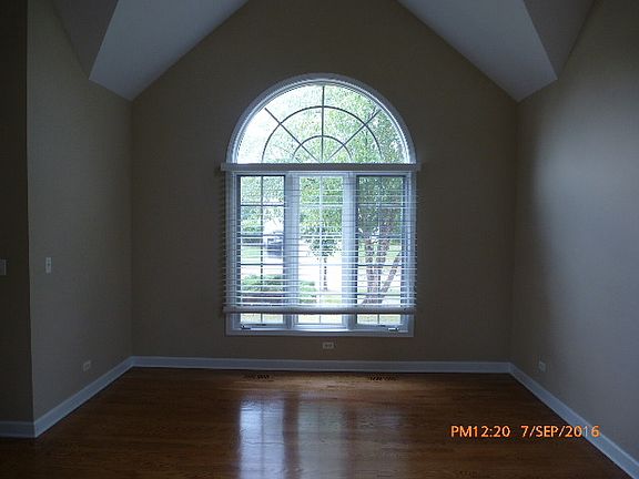 5th image of 675 Waterside Dr