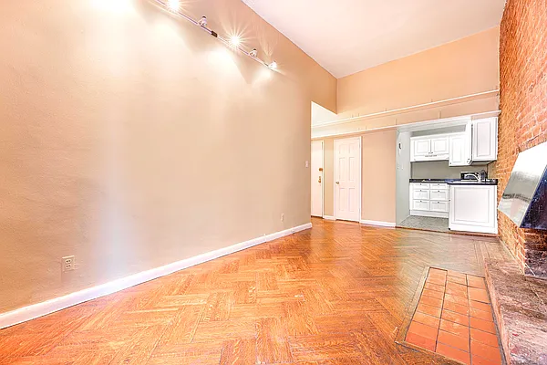 Rented by REAL New York | media 11