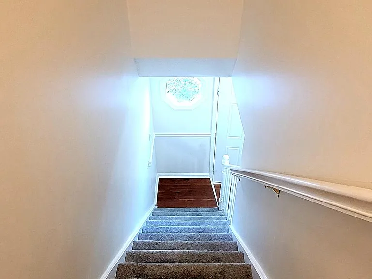 1048 Commonwealth Pl — Photo 18