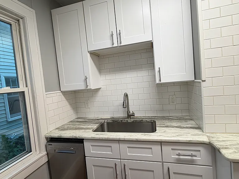 393 Wordsworth St #1 — Photo 15