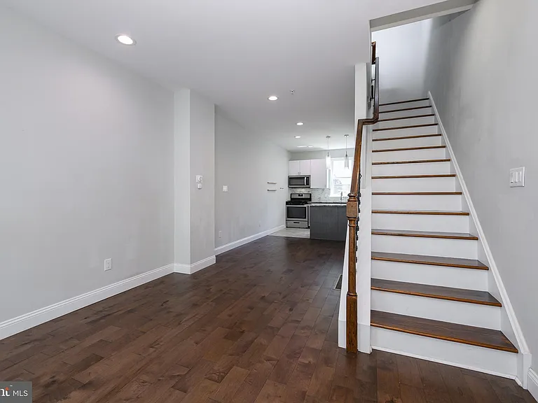 1439 N Newkirk St — Photo 3