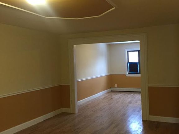 5th image of 848 E 223rd St