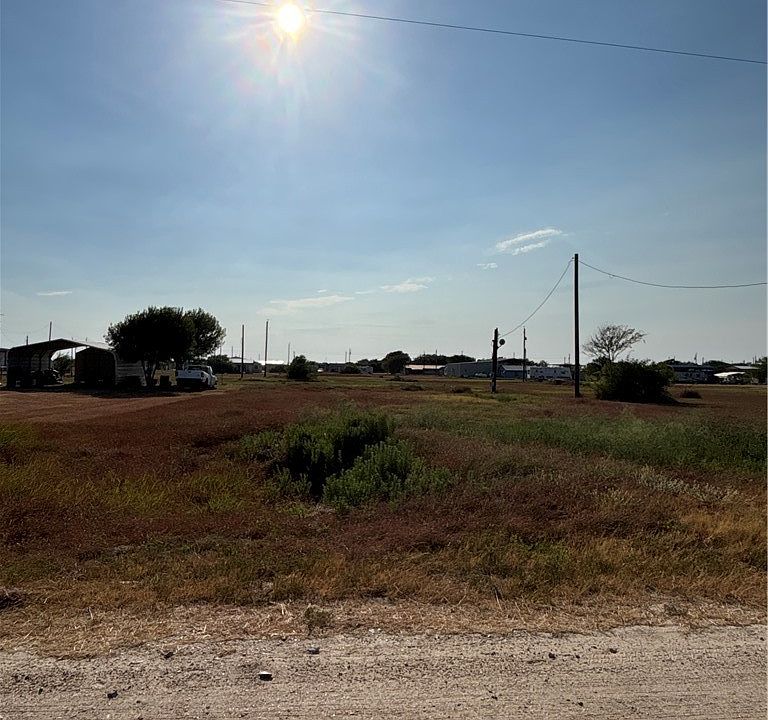 2nd image of 124 Mullet Ln