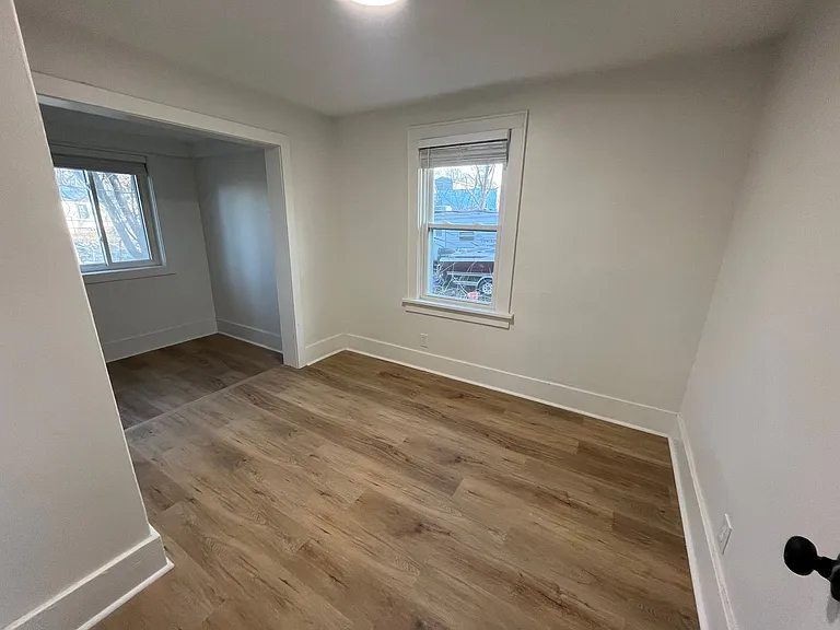 3343 N 40th Ave — Photo 11