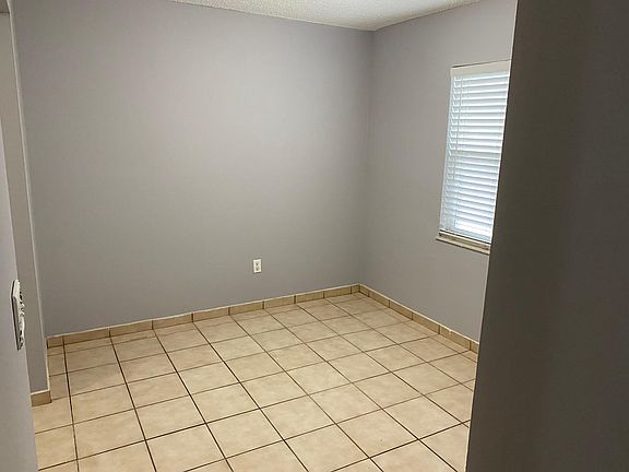 3rd image of 7210 N Manhattan Ave APT 711