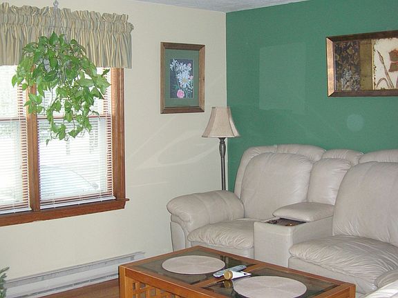 5th image of 22 Brunelle Ave