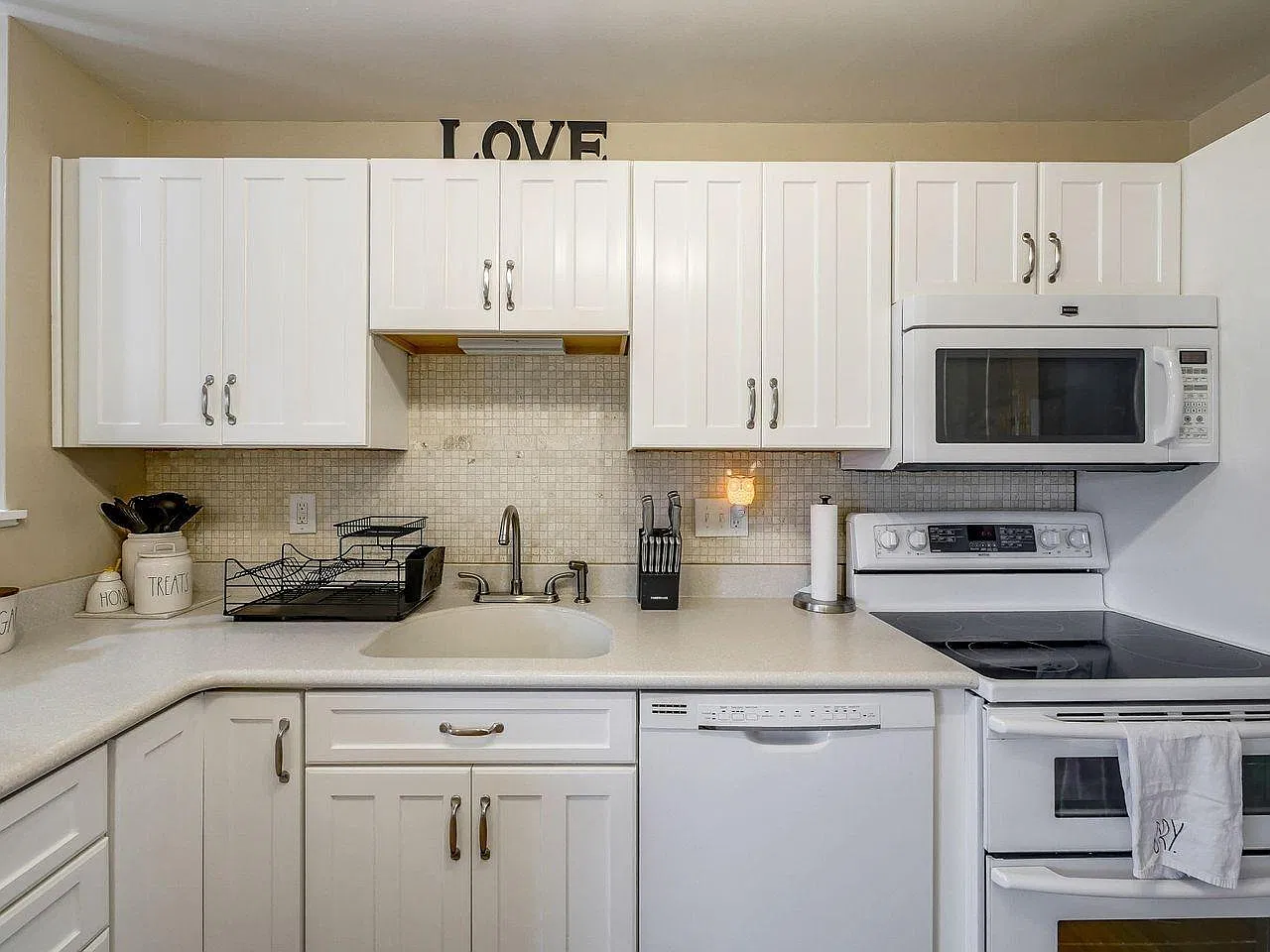 3 bed, 1236 sqft, $1,700 — Photo 4