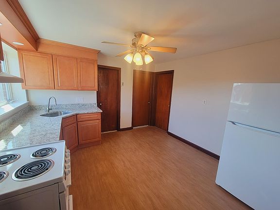 4th image of 285 Centre Ave Floor 2