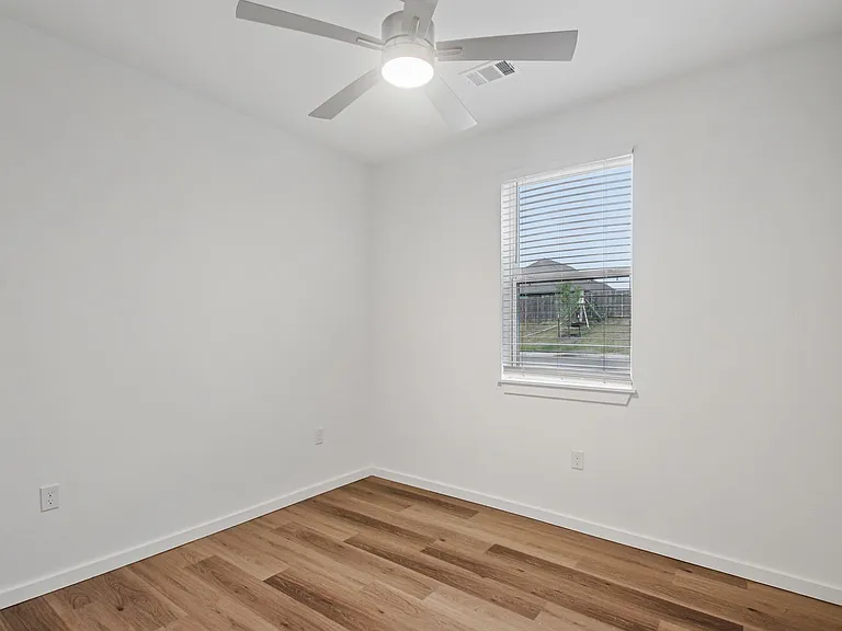Portland Place Apartments — Photo 37